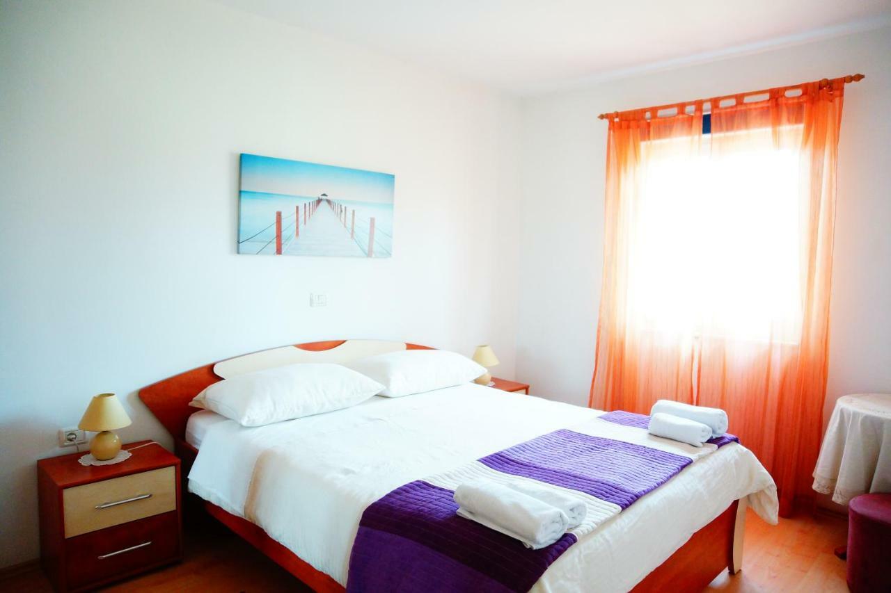 Holiday Home Bura โรวีน ภายนอก รูปภาพ