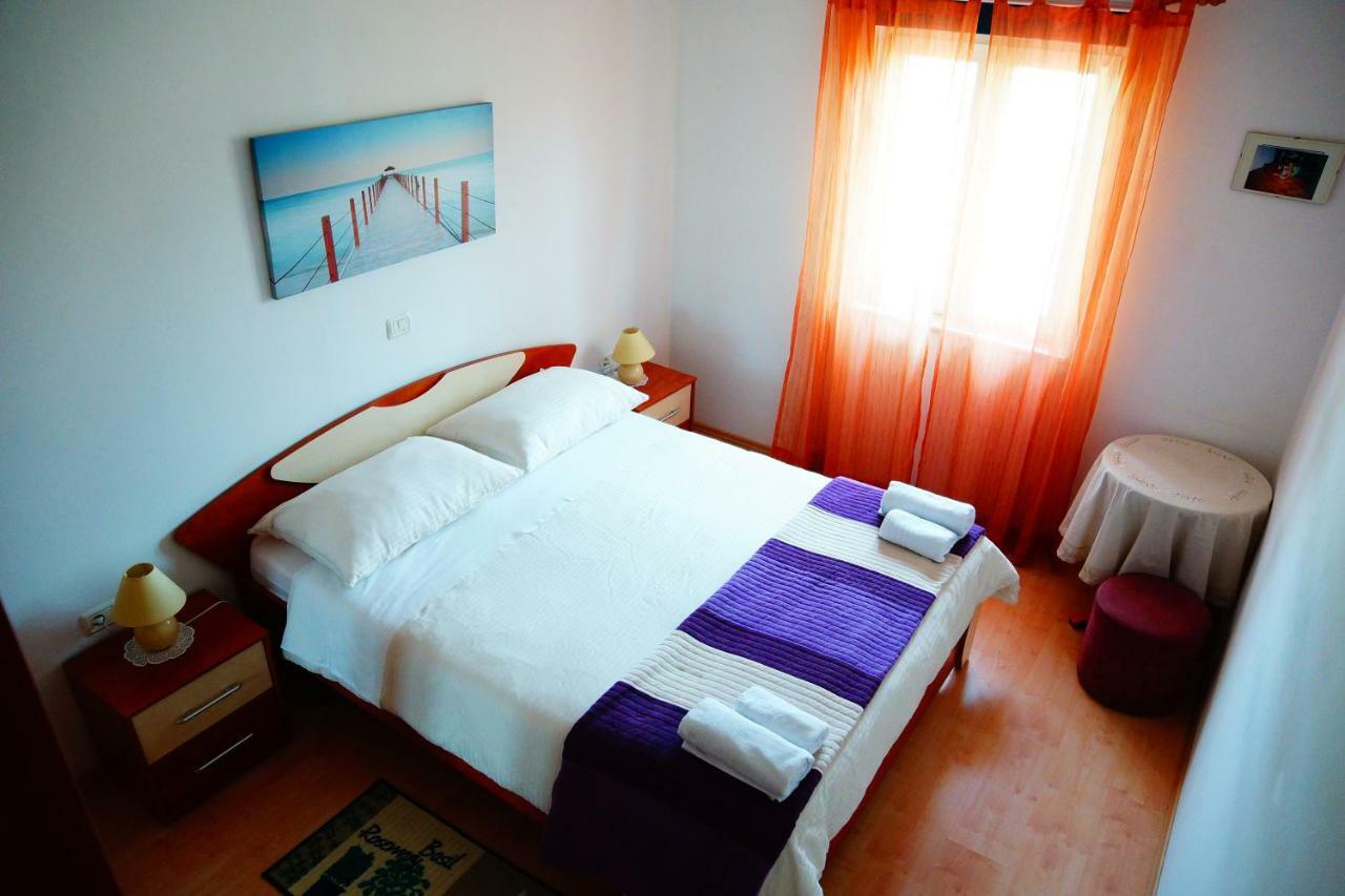 Holiday Home Bura โรวีน ภายนอก รูปภาพ