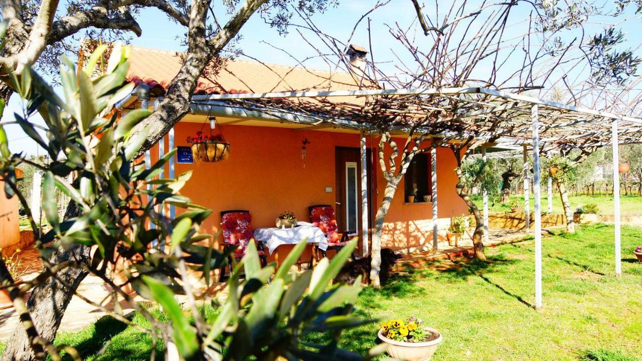 Holiday Home Bura โรวีน ภายนอก รูปภาพ