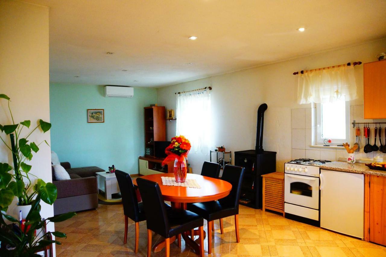 Holiday Home Bura โรวีน ภายนอก รูปภาพ