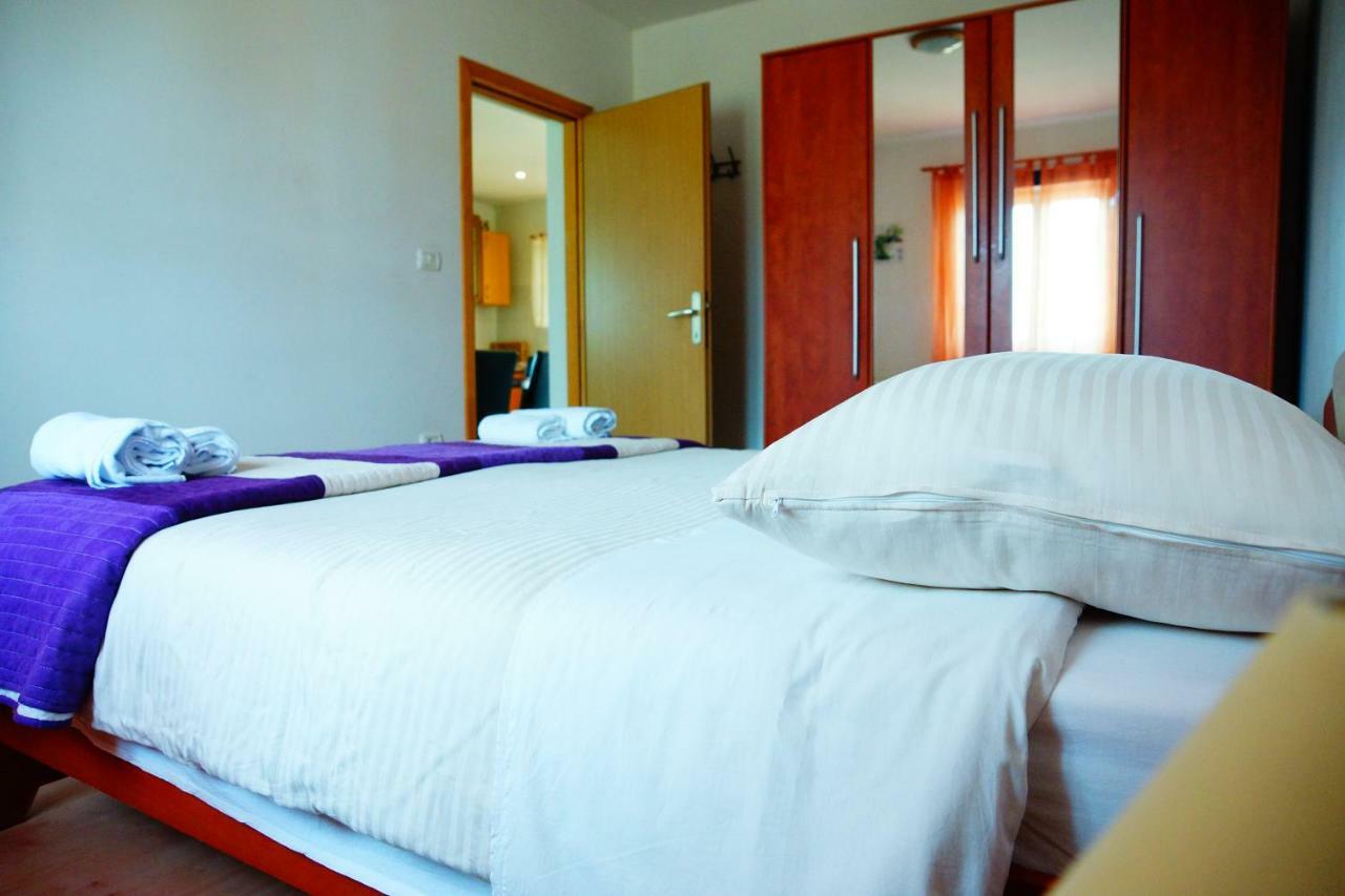 Holiday Home Bura โรวีน ภายนอก รูปภาพ