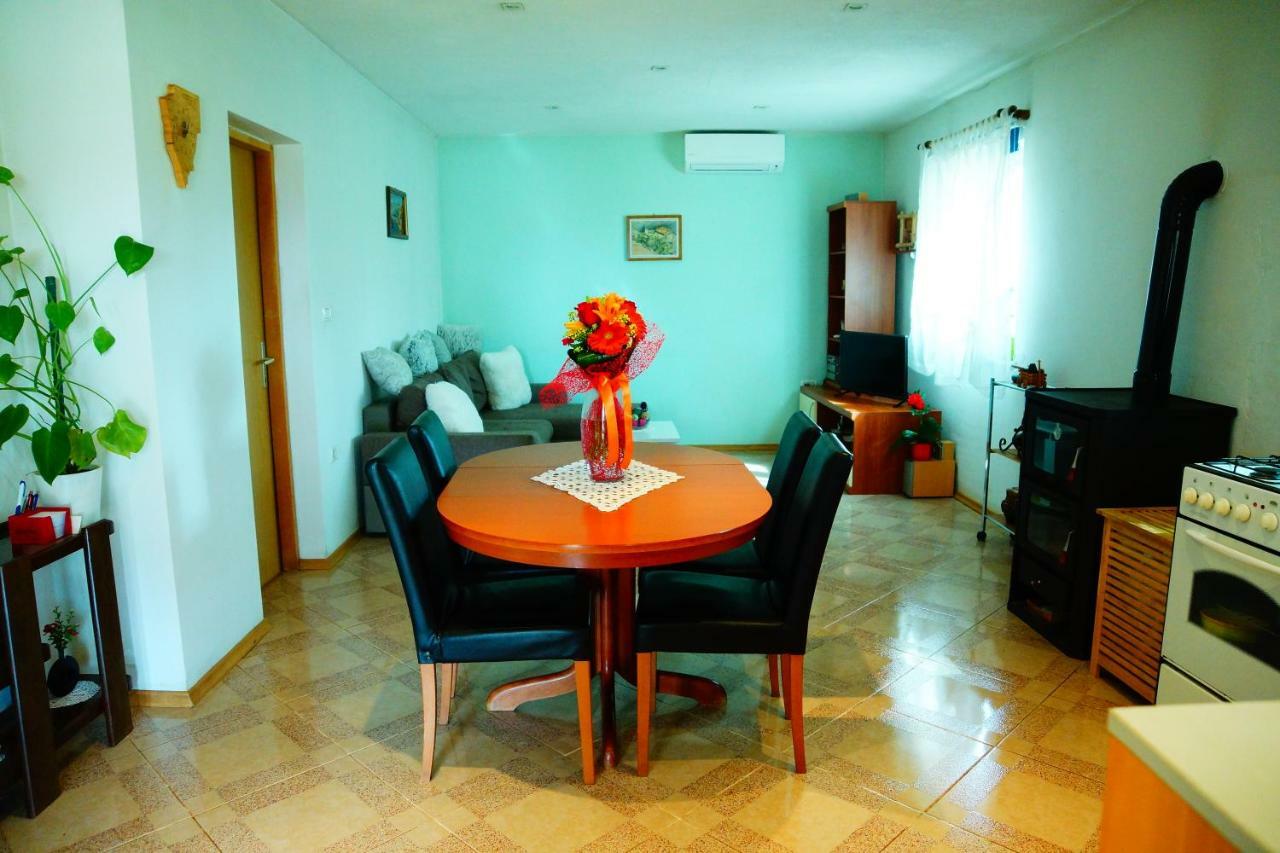 Holiday Home Bura โรวีน ภายนอก รูปภาพ
