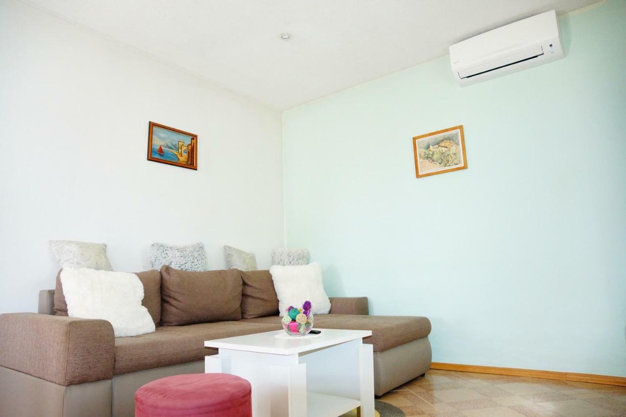 Holiday Home Bura โรวีน ภายนอก รูปภาพ