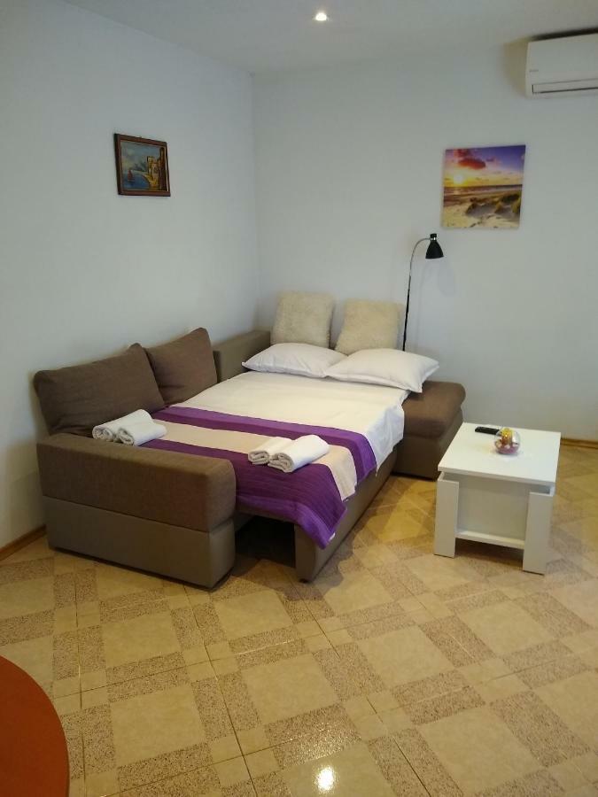 Holiday Home Bura โรวีน ภายนอก รูปภาพ